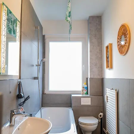 #412 Komfortable, Stilvolle Fuer 6 Personen Apartment Muelheim an der Ruhr