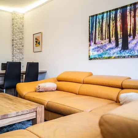 Apartment Fioranza Komfortable, Stilvolle Wohnung Fuer 6 Personen דירה *