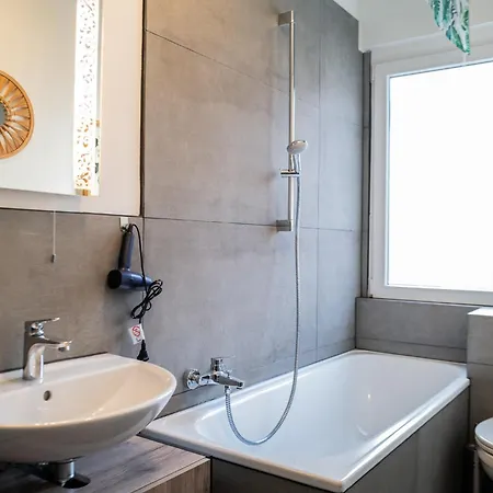 Apartment #412 Komfortable, Stilvolle Fuer 6 Personen